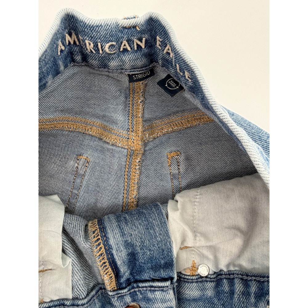 American Eagle Strigid Rhinestone Straight Leg Jeans Light Wash Women 6 Long - Picture 6 of 7